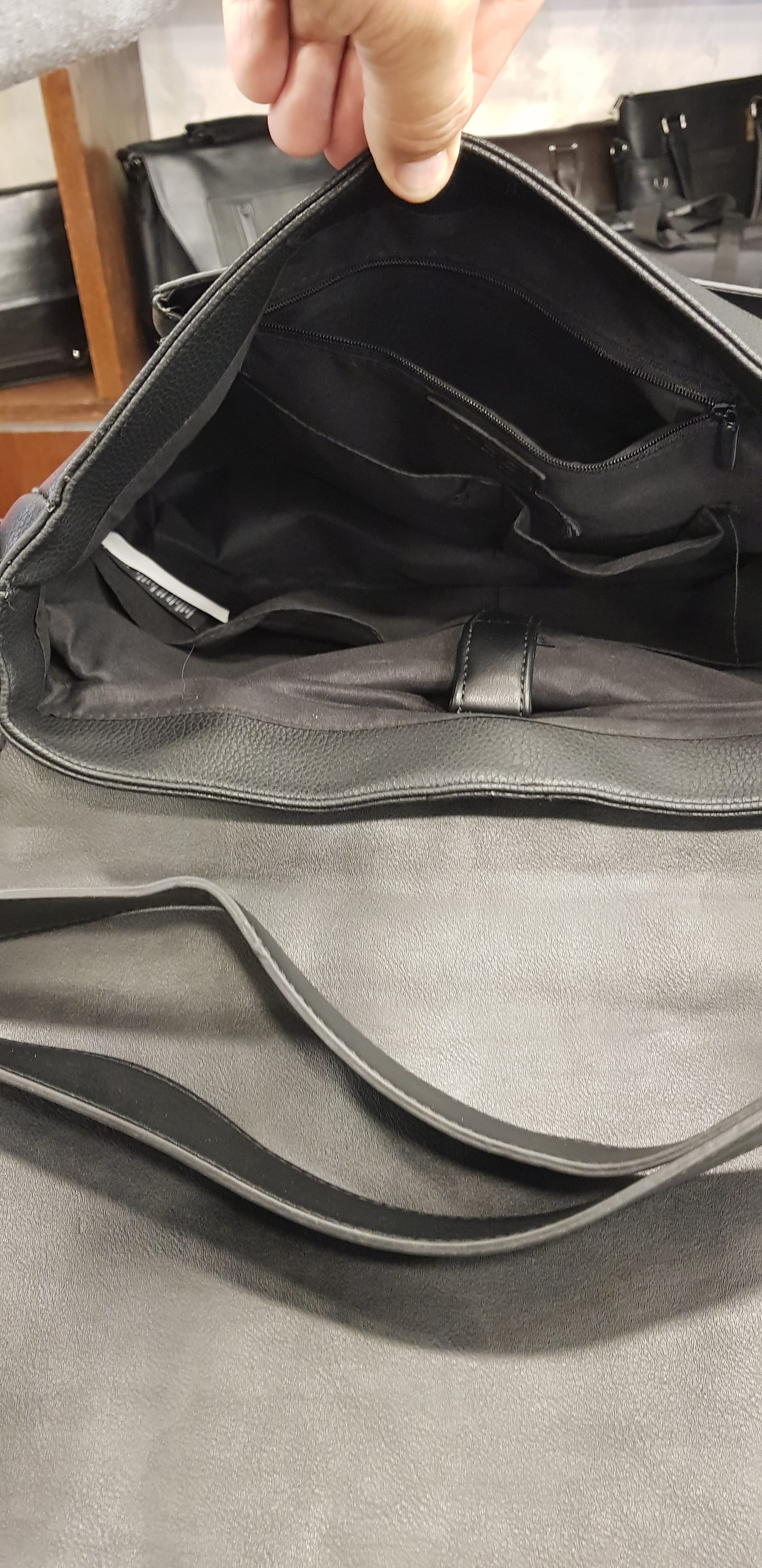 شنطة جلد نوع ALDO
لا تنسَ أنك شاهدت هذا الإعلان في عنكبوت
شنطة جلد نوع ALDO فقط 25 دينار...