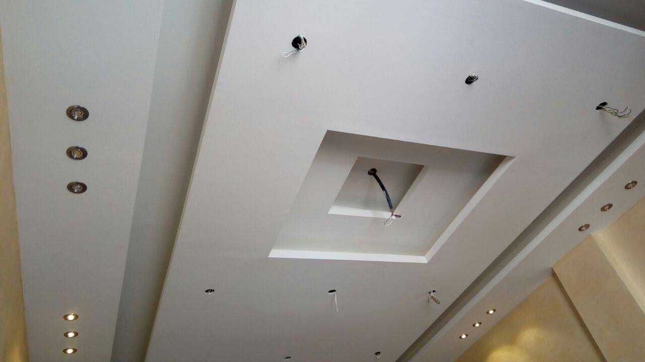 تصميم و تنفيذ جميع الديكورات و اعمال الدهان و ايضآ عزل الاسطح و المباني الصيانة الشاملة للمحالات التجارية و الشقق و الشركات و المكاتب عزل الاسطح و المباني و حل مشاكل الرطوبة و علاج التسريب بكافة الطر...