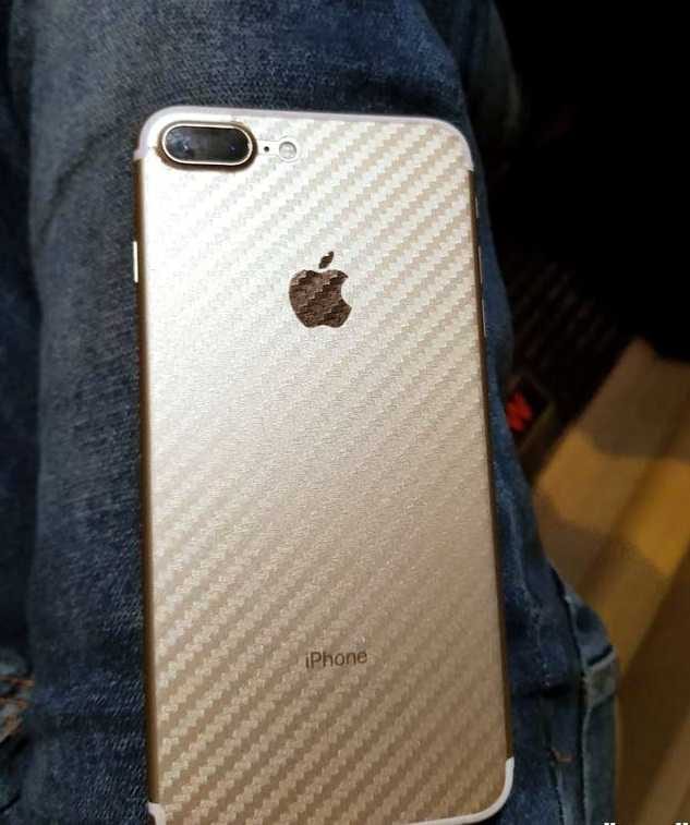 Iphone 7+ 32G لتلفون مش بحالة الوكاله هو فعلاً وكالة و نضيف ما فيه ولا شخط كل اشي شغال فيه 100٪ - لزقة اماميه - لزقه خلفيه - السماعات الاصليه - الشاحن الاصلي مع الكرتونه و كامل اغراضو التلفون "...