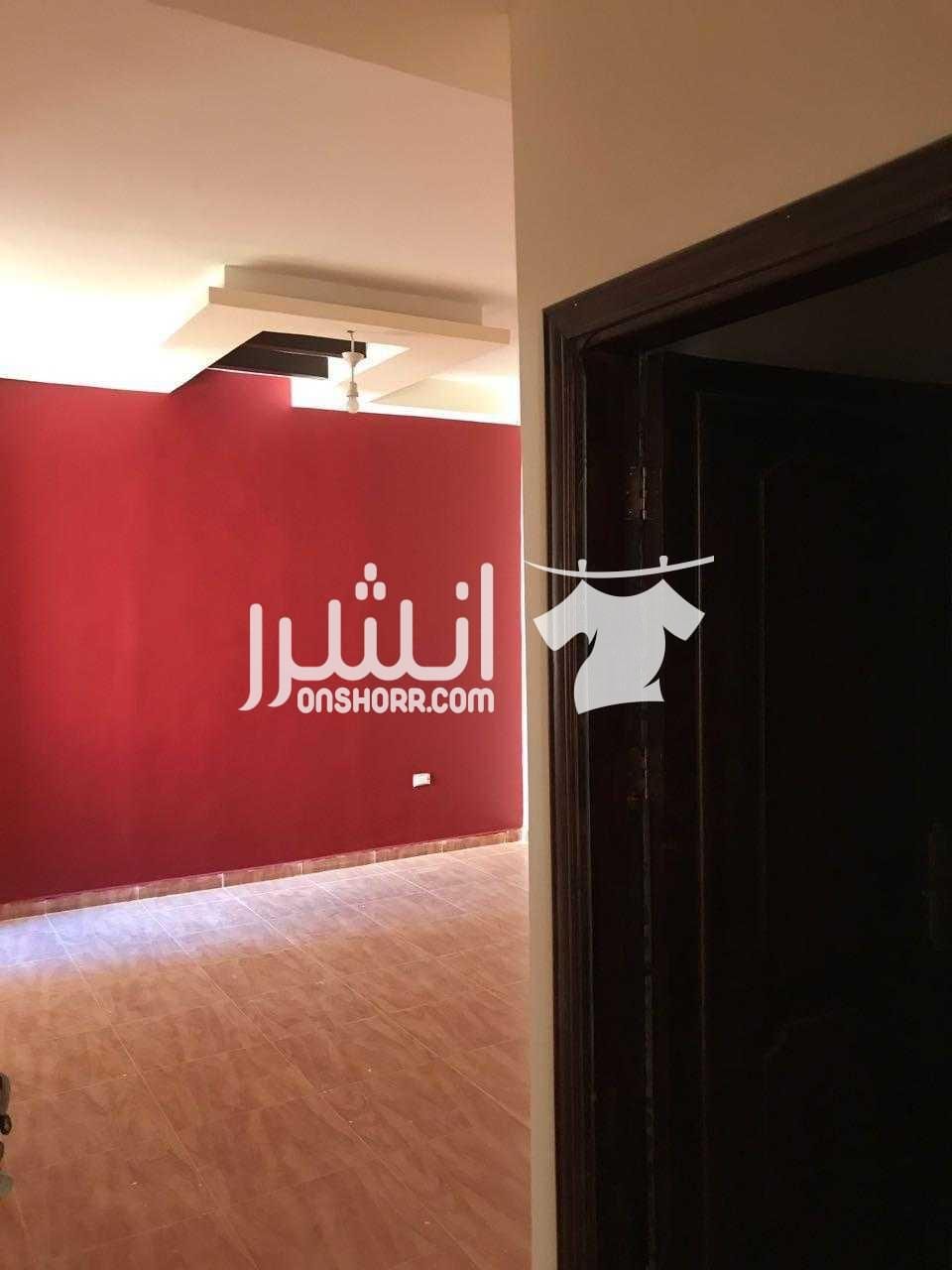 شقة فارغة للايجار مكونة من 3 غرف نوم في طبربور طابق أول، حمامين العنوان انزل من عند السهل الأخضر حتى تصل إلى دوار صغير ثم إذهب إلى اليمين واستمر إلى الأمام حتى ينتهي الشارع رقم العمارة 68 للاتصال مع...