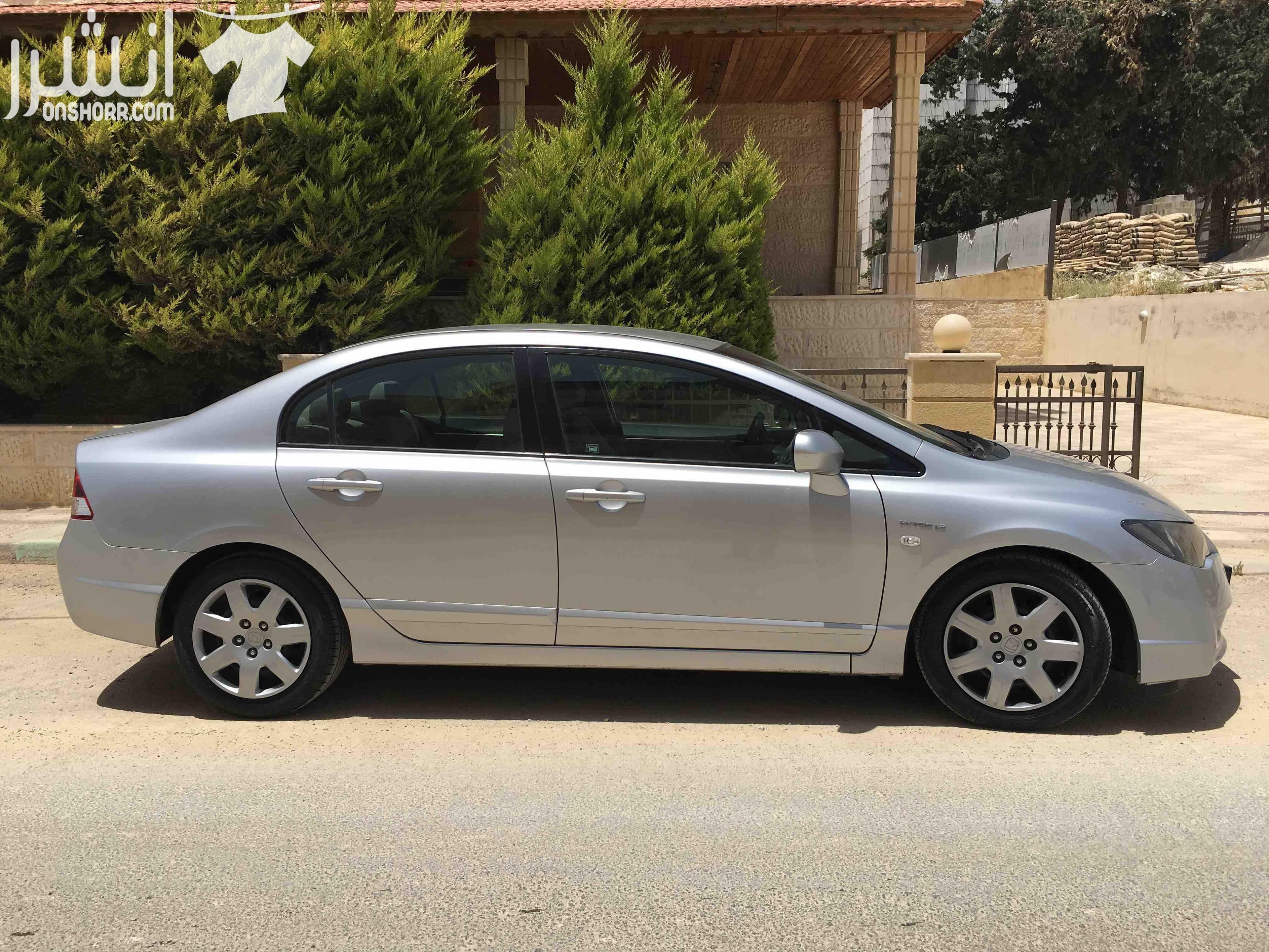 سياره هوندا سيفك بحالة الوكالة موديل ٢٠١٠ بنزين وليس هايبرد غرفة جلد رمادي أصلي السياره ماشيه ١١٢٠٠٠ لون سلفر اتواماتيك صيانة الوكالة دهان الوكالة الفحص جيد ضربه بالراس جيد/ قصعه جيد السعر ١٢٠٠٠ قابل...