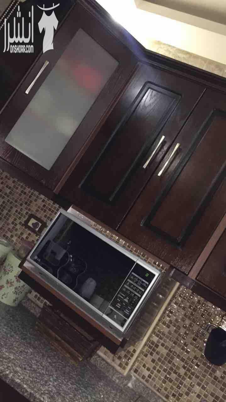شقه للبيع مرج الحمام دوار البرديني طابق ثاني سوبر ديلوكس عمر البناء ١٥ مساحتها ١٣٦ مكونه من ٣ نوم وصاله وصالون ضيوف وحمامين ومطبخ امريكي كاش 50000 وممكن اقساط 65 الف