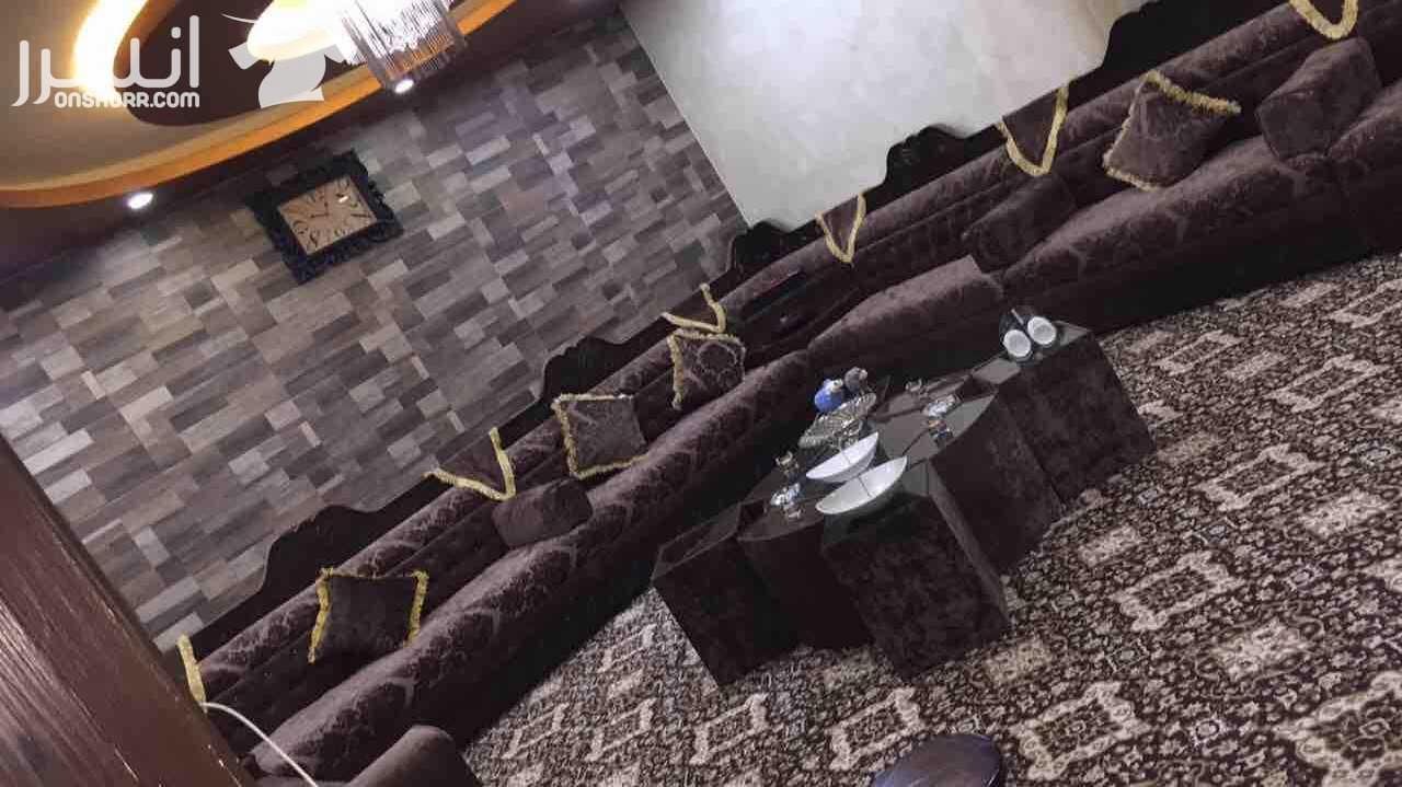 شقه للبيع مرج الحمام دوار البرديني طابق ثاني سوبر ديلوكس عمر البناء ١٥ مساحتها ١٣٦ مكونه من ٣ نوم وصاله وصالون ضيوف وحمامين ومطبخ امريكي كاش 50000 وممكن اقساط 65 الف