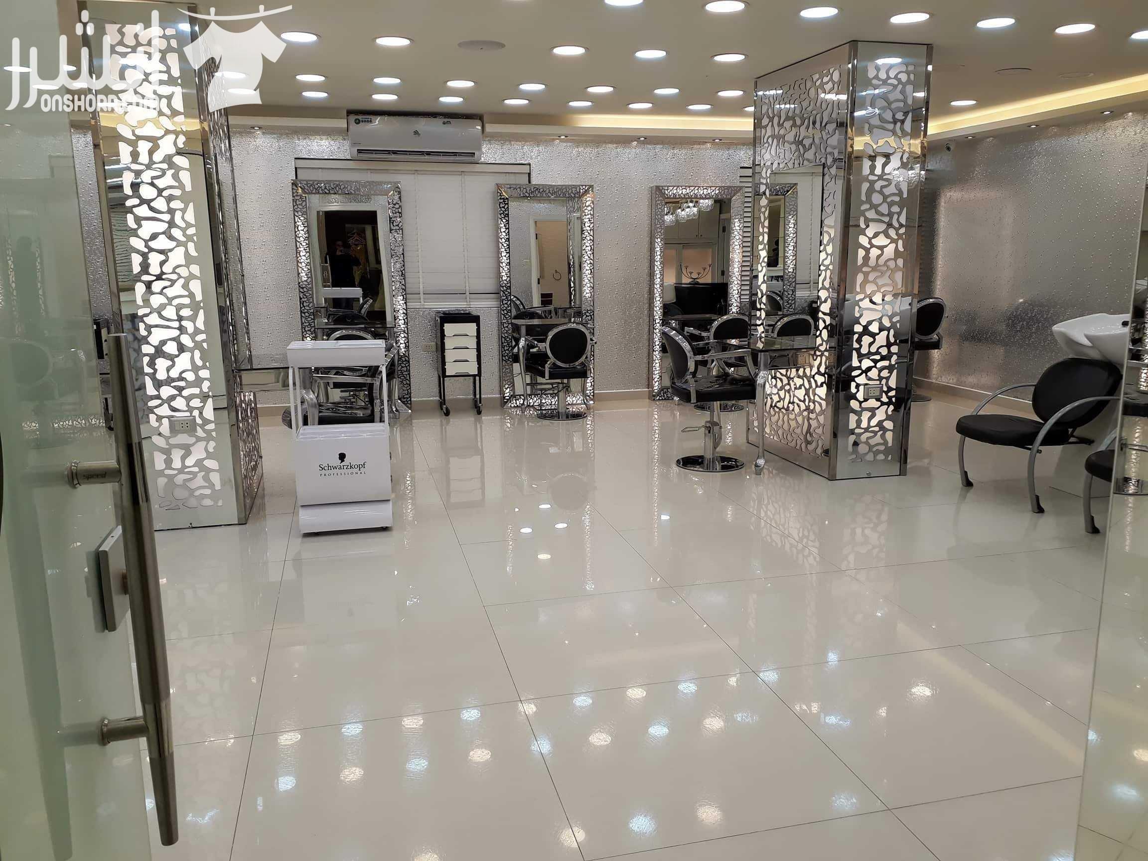 اعمال الديكورات و اعمال الدهان و تشطيبات المباني بأقل الاسعار تأسيس شامل للتمديدات الكهربائية وتشمل الثريات و الانارة الشاملة كافة التمديدات للمواسير والتدفئه المركزيه و الصرف الصحي تأسيس ورش وتشطي...