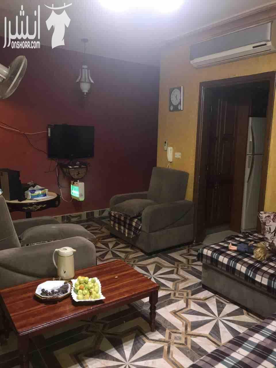 مساحه 148كوشان و158فعلي طابق تاني بجانب الكليه العلميه الاسلاميه ومدارس تقارب 3غرف نوم واحده ماستر3حمامات وغرفة معيشه وغرفة ضيوف وبلكونه مطبخ راكب (المطبخ المثالي) كراج مستقل مكيفات عدد 3حديد حمايه ل...