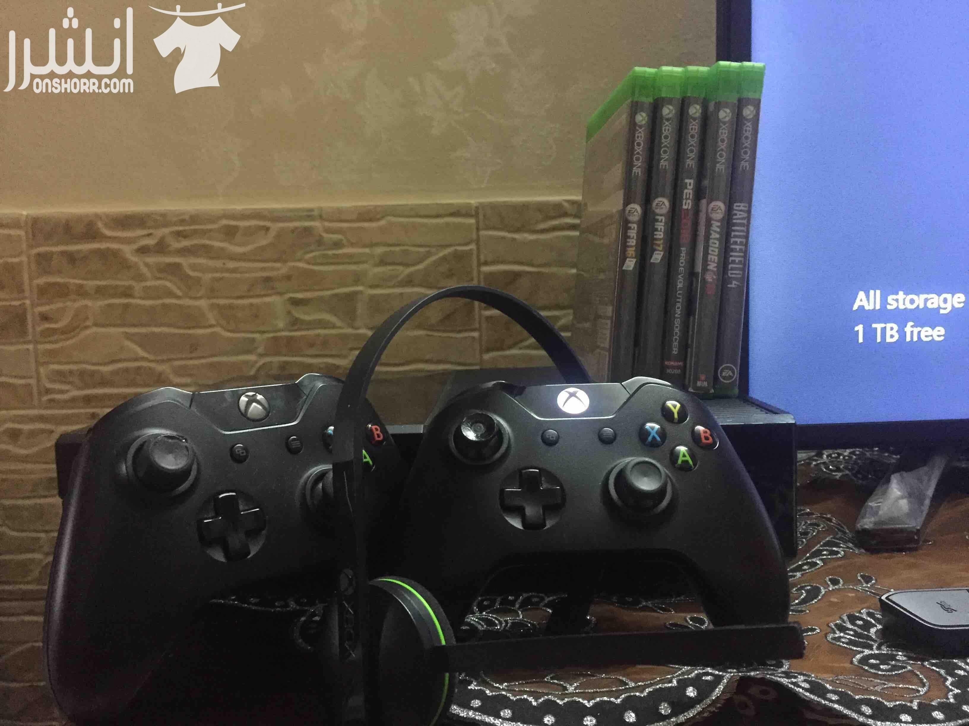 Xbox one with 3 controller With some cd’s And with new download games like Gta5/fifa18/pes18/wwe2k18/battlefield 1/battlefield 4/far cry5/mafia 3....etc Note:في ايدتين القير خربان فيهم