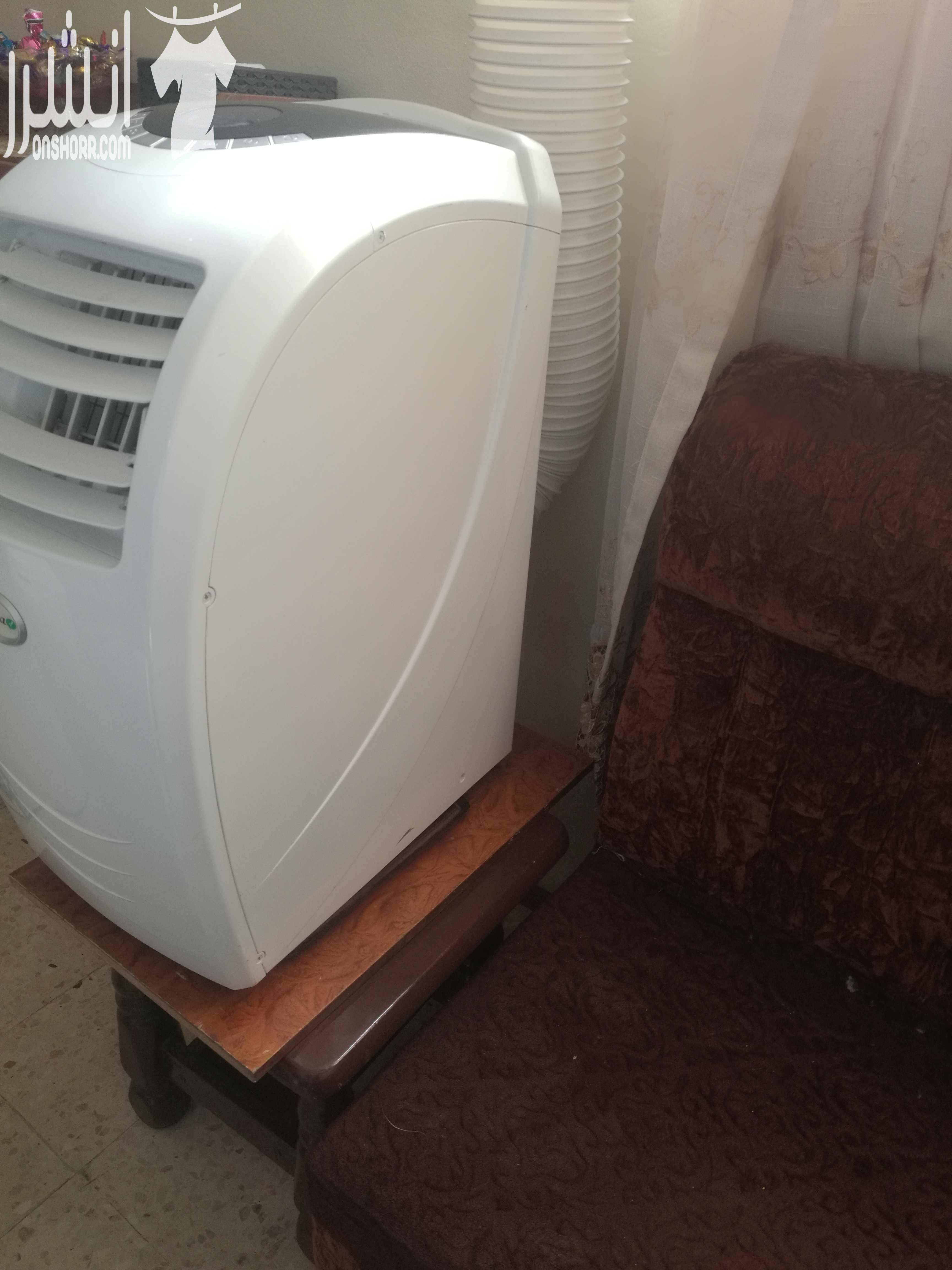 سلام عليكم مكيف متنقل غاز طن 1500 وات مستعمل بحالة جيدة فيه شفرة ناقصة بدون ريمون تحكم معه خرطوم للتخريج هواء سخن بس بارد تسليم الزرقاء ممكن بدل على موبايل السعر 150 0788397510