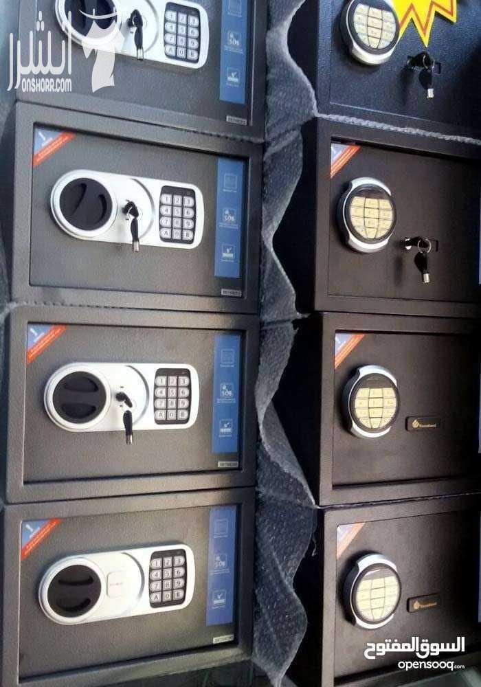 قاصات وخزنات حديدية ديجتال يوجد صناعة المانية و السعودية و الكورية و الصينية يتوفر الاحجام من 7k_500k مع كفالة سنتان كاملات من بيتك لبيتك يعني منبعتلك طاقم صيانة لمنزلك واخذ الخزنة واصلاحها واعادت...