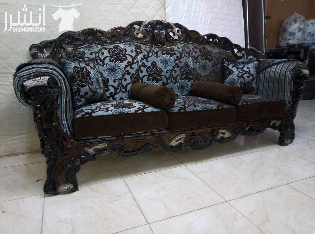 لعشاق الفخامة والتميز طقم كنب مصري دمياطي استعمال خفيف خشب زان أحمر نقش يدوي ثقيل كتير المفردة بدها شخصين ليحملوها أسفنج ضغط عالي قماش شانيل لون تركوازي وبني اشي فاخر بصلاة على النبي مكلف 2000 مطلوب ف...