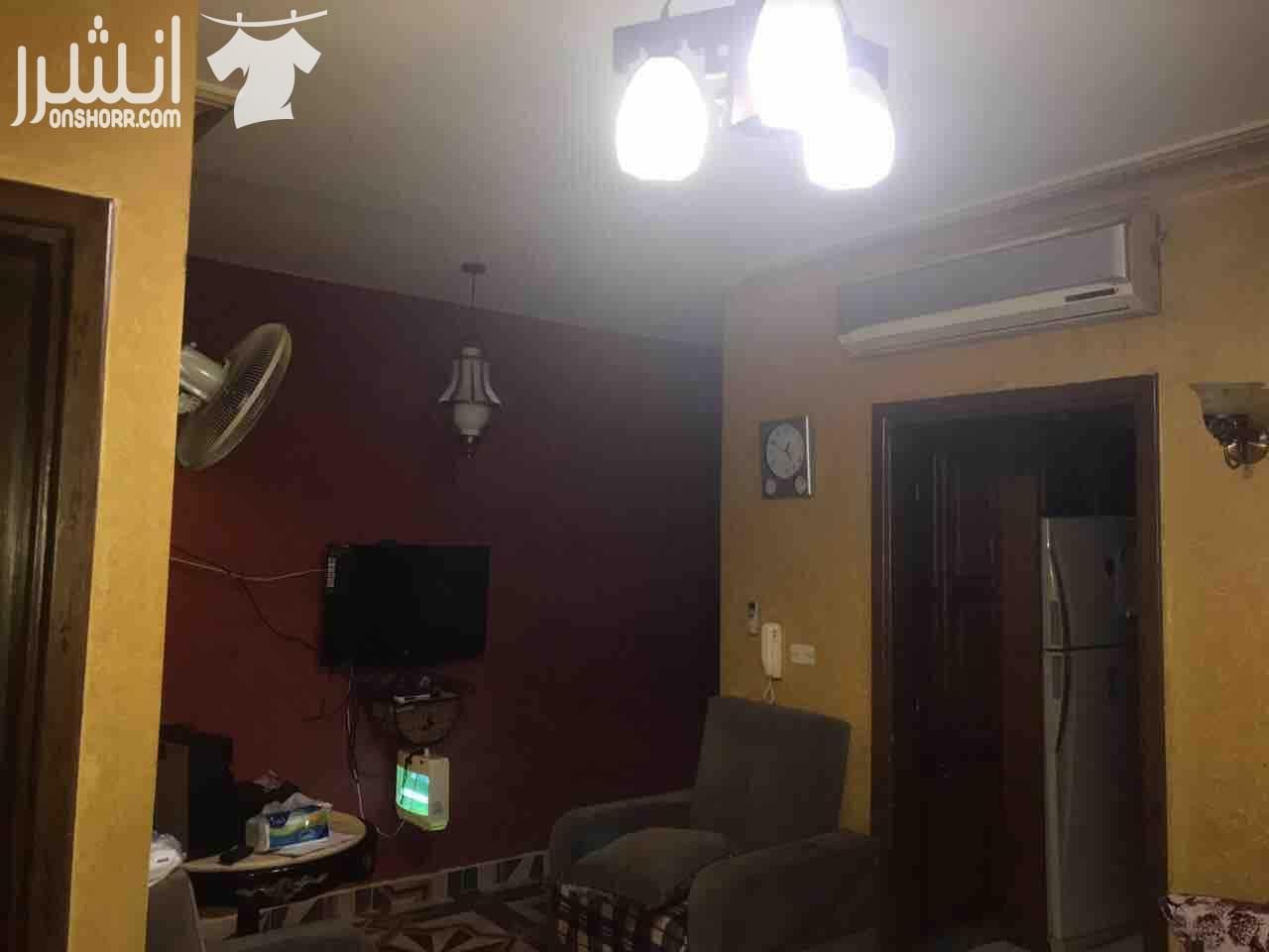 مساحه 148كوشان و158فعلي طابق تاني بجانب الكليه العلميه الاسلاميه ومدارس تقارب 3غرف نوم واحده ماستر3حمامات وغرفة معيشه وغرفة ضيوف وبلكونه مطبخ راكب (المطبخ المثالي) كراج مستقل مكيفات عدد 3حديد حمايه ل...