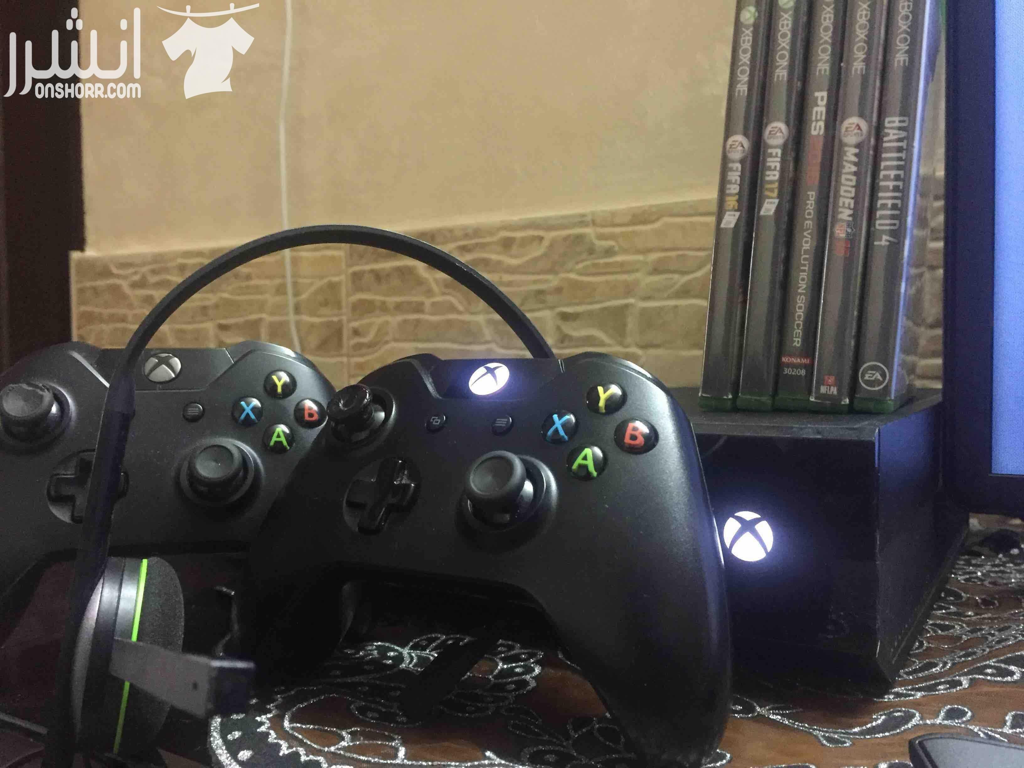 Xbox one with 3 controller With some cd’s And with new download games like Gta5/fifa18/pes18/wwe2k18/battlefield 1/battlefield 4/far cry5/mafia 3....etc Note:في ايدتين القير خربان فيهم
