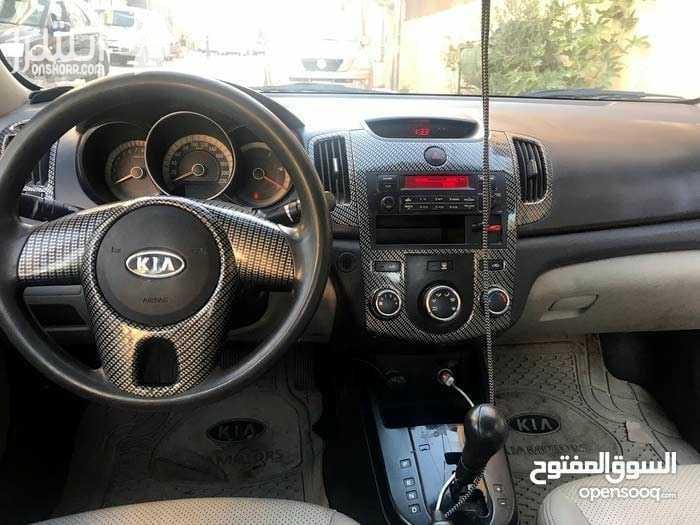 سياره فورتي ٢٠١٠للبيع بسعر رمزي لون سلفر فحص فل فل من عيدا فتحه كمره اماميه وخلفيه قير اتوماتيك وتب ترنك سياره شغل وامشي فحص قير وماتور السعر ٩٣٠٠ سعر قابل للتفاوض بشي بسيط