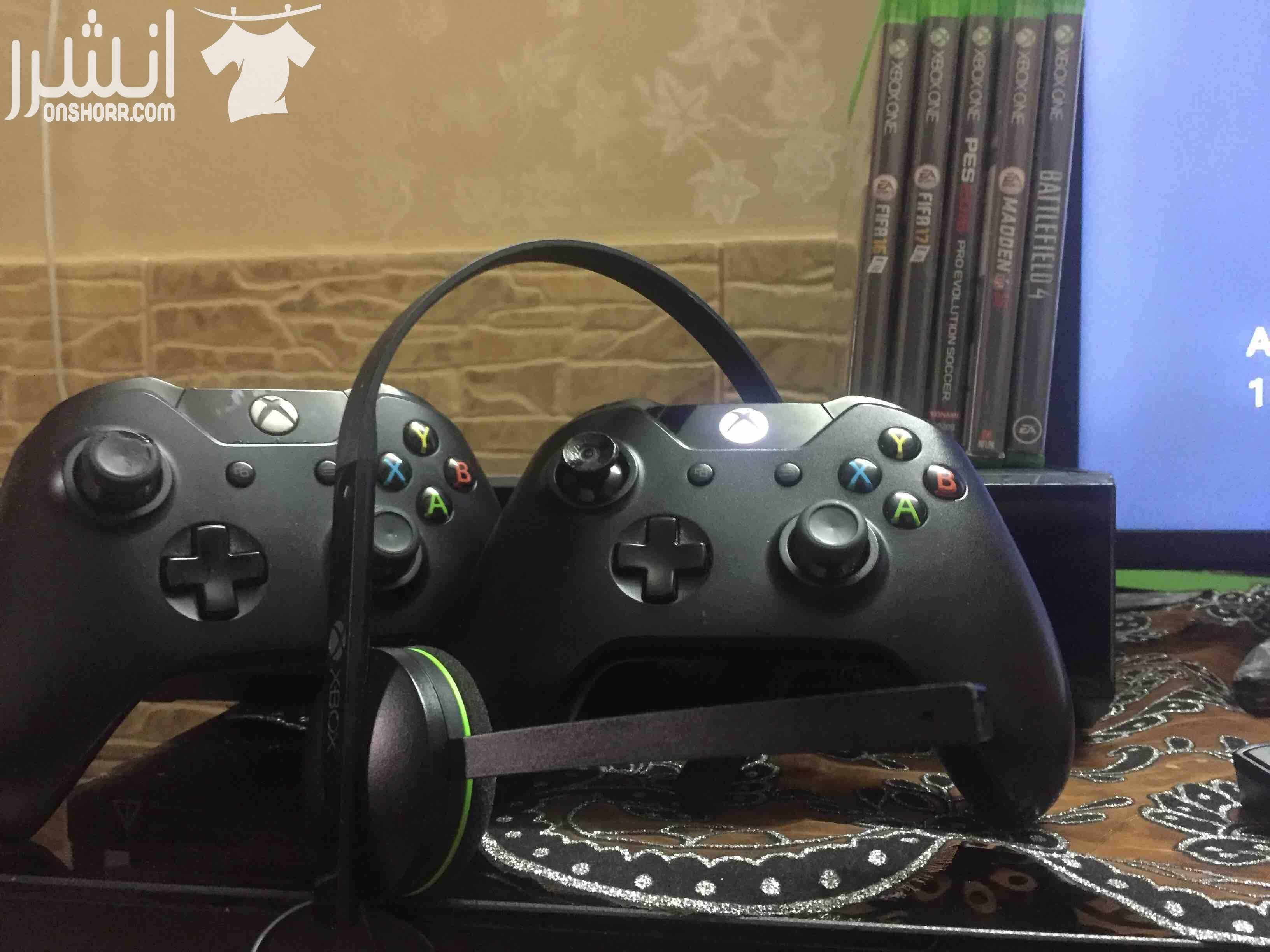 Xbox one with 3 controller With some cd’s And with new download games like Gta5/fifa18/pes18/wwe2k18/battlefield 1/battlefield 4/far cry5/mafia 3....etc Note:في ايدتين القير خربان فيهم