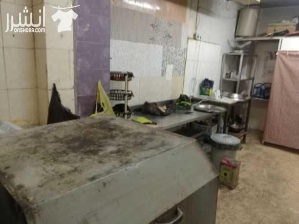 مطعم مجهز للعمل جميع الماكولات في منطقه صناعيه وتصليح السيارات مساحه 45متر مربع في منطقة الرمم بعد كازية جردانه قبل الاشاره الضوئيه خلف البنك الاردن الكويتي