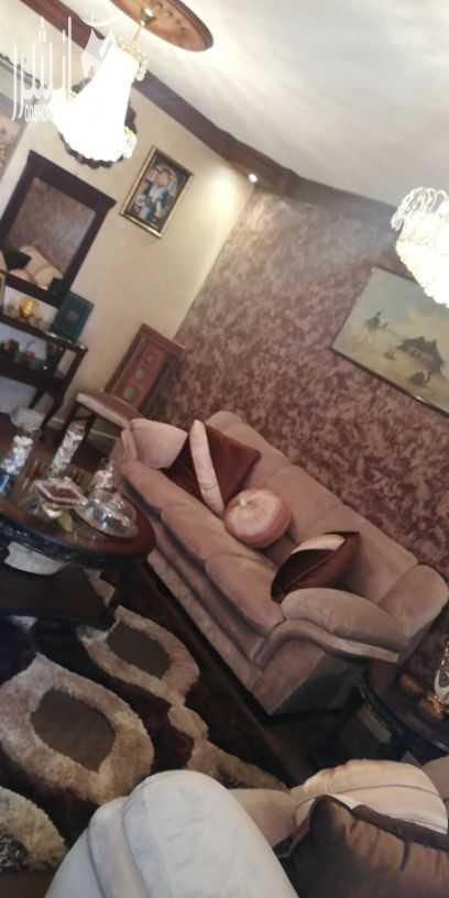 شقه مميزه للبيع ياجوز الجبل الشمالي مقابل شارع 30 مساحتها 150 متر وبلكونه 3 غرف نوم وحده ماستر صالون وصاله كبار مطبخ راكب 3حمامات شاور بوكس وخزائن حمامات ومصعد راكب.. البيع بداعي السفر
البيع مع العف...