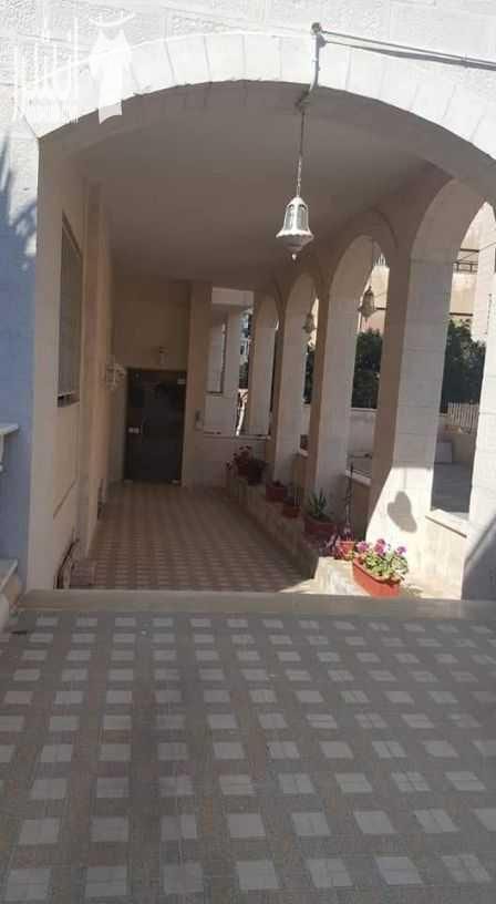 شقق للبيع انيقه جدا عدة طوابق مساحات و مواصفات مختلفه اسعار معقوله جدا --- شارع مكه مقابل الضمان الاجتماعي دخلة انجاز ثاني يمين ---اشارات وادي صقره --خلف فندق الكندي -- طلعة بجانب معرض الامين للسي...