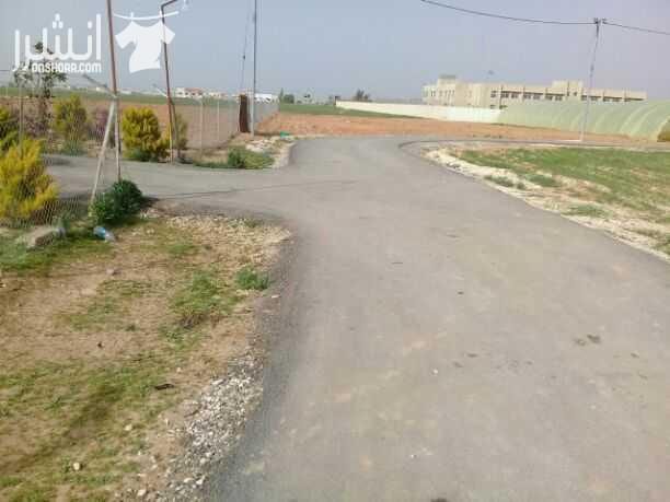 بيت للبيع في منطقة مفرق شبه فيلا على ثلاث دنم الارض بناء بيت اربع واجهات حجر مكون بناء البيت نظام فرنسي مسطح البيت(٢٥٠)متر ٠٧٩٥٠٠٦٨٣٥ أبو مراد