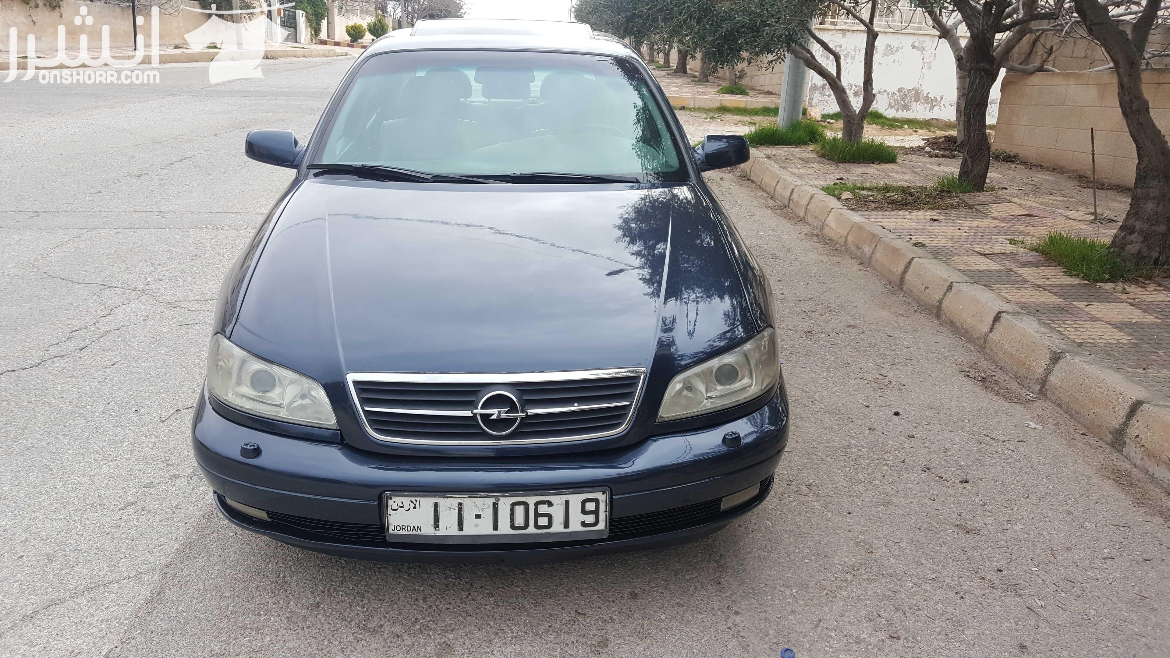 اوبل اوميغا موديل 2003 لون كحلي 2200سي سي ،جنط 17 اصلي، فتحة، حساسات خلفية اصلية، مثبت سرعة، مسجل philips مع سي دي تشينحر اصلي، تحكم طارة، اضوية زنون، نظام امان للاطفال و السرقة، فرش جلد، كراسي كهرب...