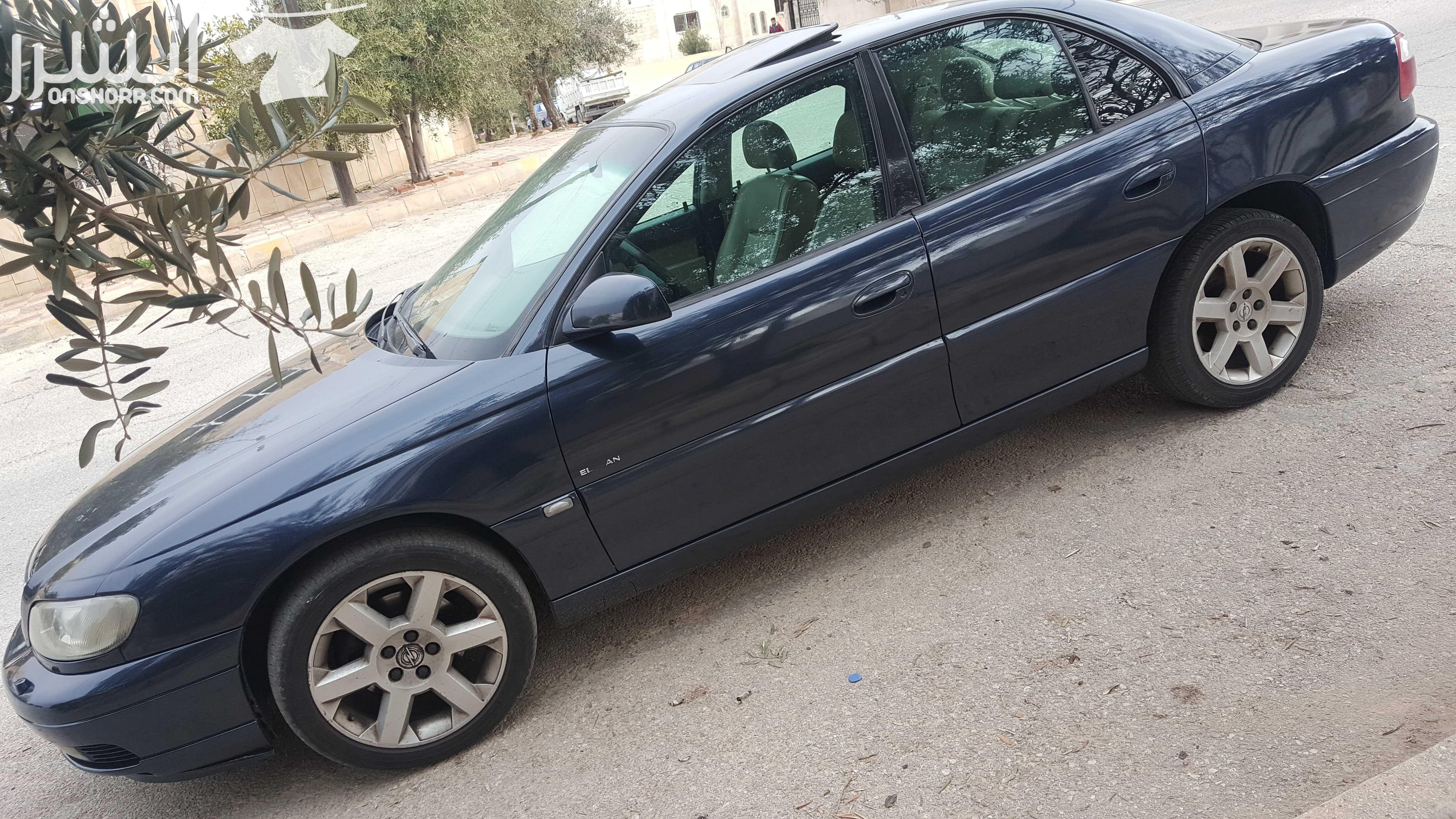 اوبل اوميغا موديل 2003 لون كحلي 2200سي سي ،جنط 17 اصلي، فتحة، حساسات خلفية اصلية، مثبت سرعة، مسجل philips مع سي دي تشينحر اصلي، تحكم طارة، اضوية زنون، نظام امان للاطفال و السرقة، فرش جلد، كراسي كهرب...