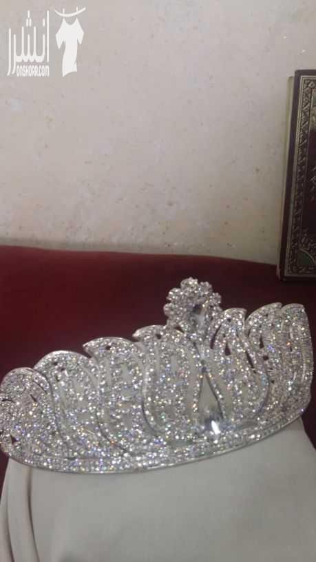 معرض فساتين للبيع فساتين ابيض تركي وملون تركي وسوري وفساتين سواري وتاجات عرايس واكسسوارات العروس للبيع بداعي السفر الفساتين بتناسب جميع الاحجام