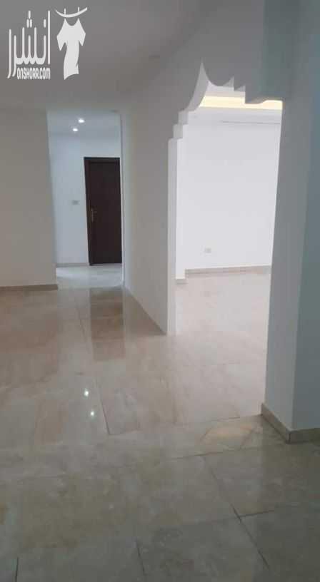 شقق للبيع انيقه جدا عدة طوابق مساحات و مواصفات مختلفه اسعار معقوله جدا --- شارع مكه مقابل الضمان الاجتماعي دخلة انجاز ثاني يمين ---اشارات وادي صقره --خلف فندق الكندي -- طلعة بجانب معرض الامين للسي...