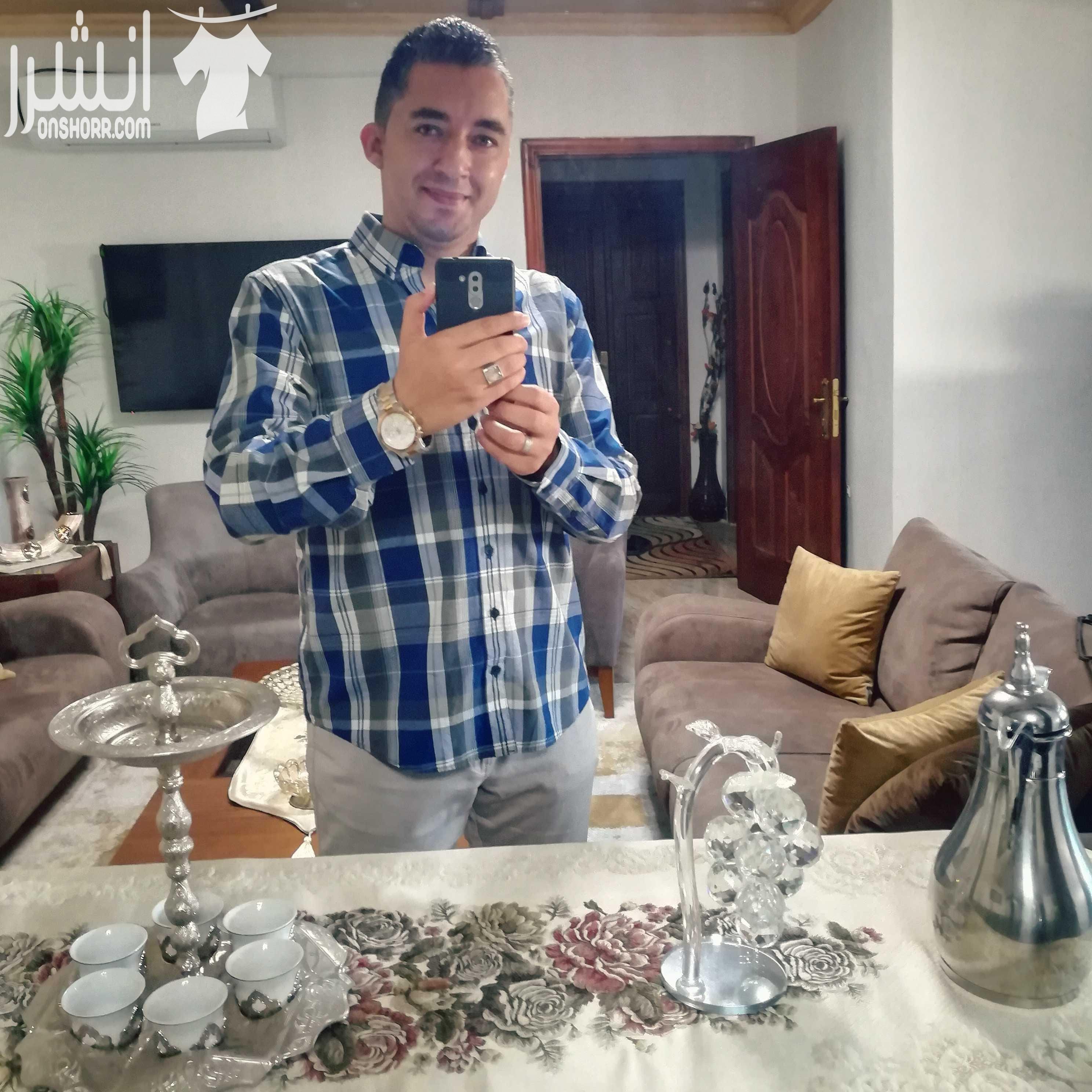 تدريس مواد اللغة العربية لطلبة الجامعات، والمرحلة الثانوية، والأساسية، وأصلكم أينما كنتم كما أنني أقوم بتحرير، ومراجعة، وتدقيق الأبحاث والكتب شعارنا الجودة والإتقان، ومنهجنا الشغف في العمل