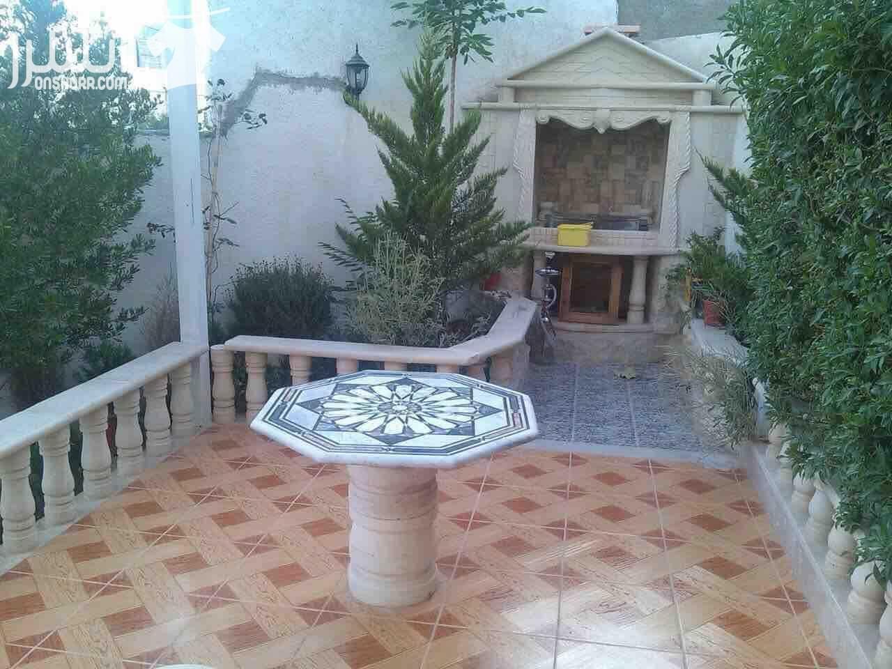 عماره للبيع /ياجوز /حي الرشيد /ضاحية الملك عبدالله الثاني عماره طابقين مكونه من ثلاث شقق الطابق الاول شقه مساحتها210م (مطبخ أمريكي و صاله/ غرفه ضيوف حمام/ ثلاث غرف نوم ماستر ) الطابق الثاني شقتين...