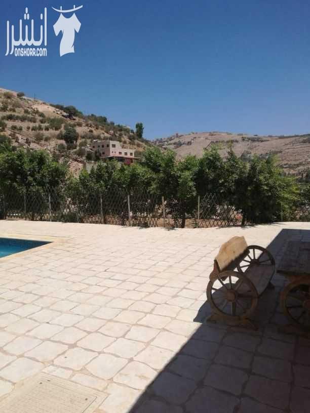 مزرعه للبيع وادي السلط نبع حريز مساحه 2650م...مسبح10×5 بيت 140م تشطيب ديلوكس.. حمام خارجي مع شاور.. مزروعه عمر الشجر8سنوات.. كوشان منفصل.. للاستفسار 00962792390050