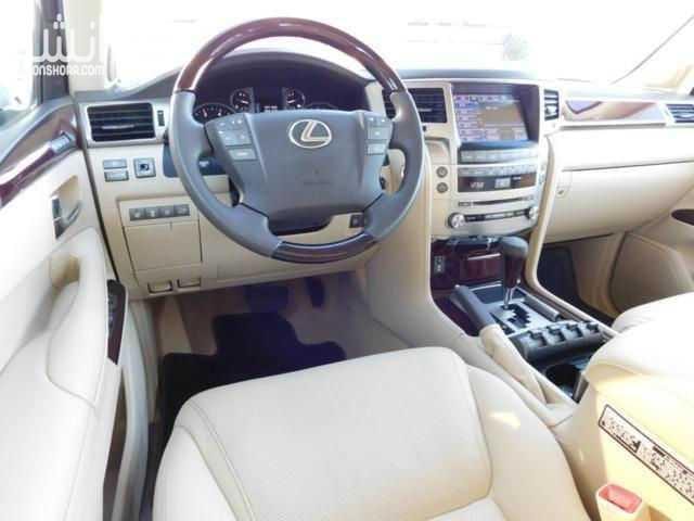 النوع: لكزس الموديل: LX 570 عام 2014 ناقل الحركة: أوتوماتيكي الكيلومترات: 37،000 كم بريدي الإلكتروني هو: dsiham87@gmail.com