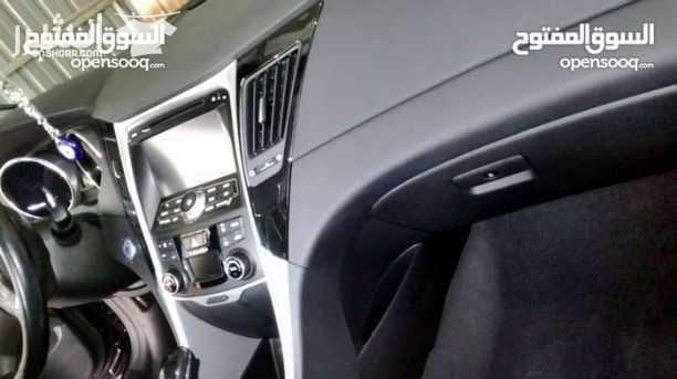 هونداي سوناتا 2015 ماتور 2000c جميع الاضافات فل ما عدا الفتحه فحص السياره مرفق بالصور فحص كامل ومعمول صيانه كامله للسياره مأمنه شامل لسنه وترخيص جديد جنطات السياره اصليات لسيارة جينسيس كاوشك جديد.....