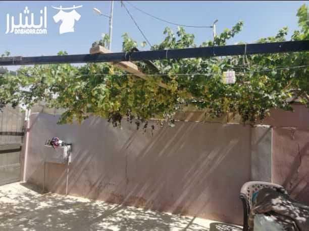 منزل مستقل للبيع على مساحة ارض 532 متر... في زيزيا بعد جسر المطار(خلف مديرية التربية والتعليم)... على شارعين 16 متر .. مساحة البناء 200 متر مربع.. عمر البناء 8 سنوات.... يتكون من 3 غرف نوم (واحدة ماست...