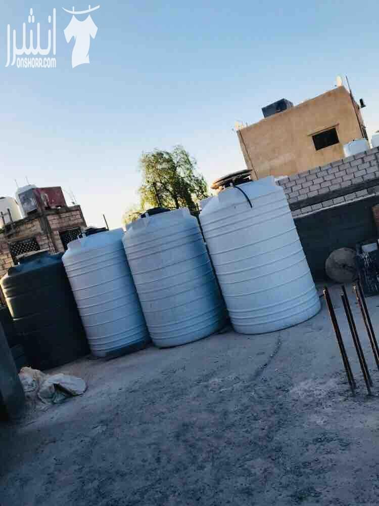 بيت مستقل للبيع بداعي السفر مسطح البيت 200متر مربع البيت مكون من طابقين كل طابق 100 متر مربع مساحه الارض كامله ١٦٠ متر كل طابق يوجد فيه اربع غرف وحمامين ومطبخ واجهه حجر كوشان مستقل كل طابق عداد...