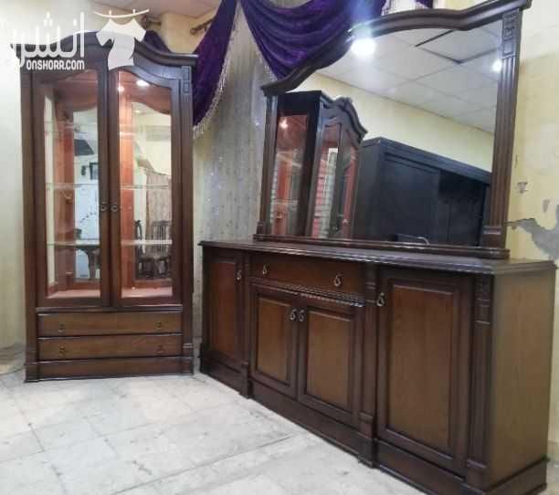 طقم سفره ثلاث قطع بحالة الجديد استخدام عرسان ولا نكشه طاولة مع ثمن كراسي مع فضيه مع دنسوار..السفره خشب زان ولاتيه والسعر نارررررر ولقطه..600دينار.. والله يبارك لصاحب النصيب للاستفسار..0790923578