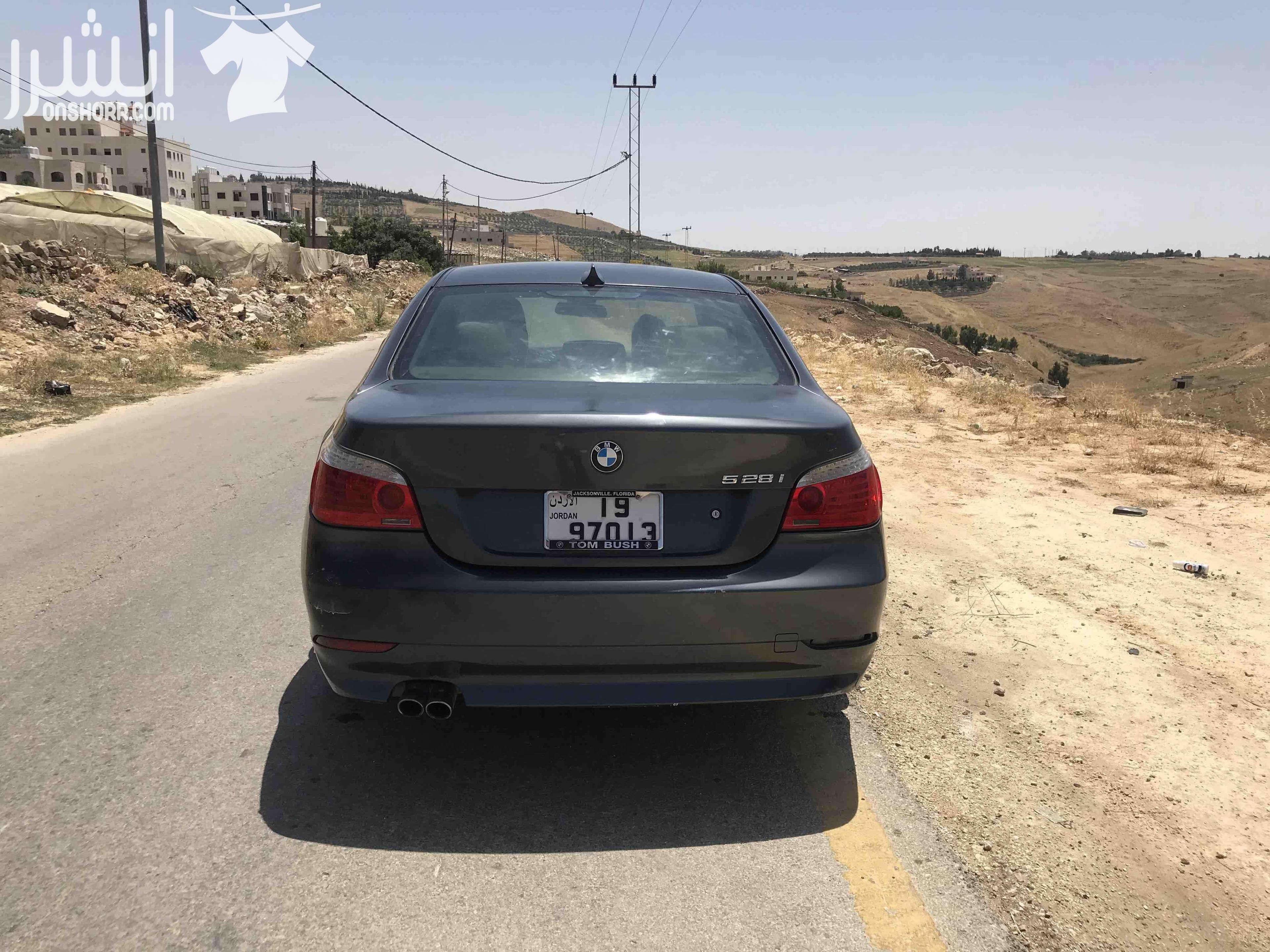 للبيع BMW 2010 528 3000 سي سي 6 سلندر فحصها 3 جيد ضربه خلفي مكينه 60٪ من 60٪ لون فيراني قير طياره وتب ترونك 6 غيرارت مرخصه لسنه فل كامل مع فتحت سقف وكراسي جلد كونديشن امامي خلفي مع تحكم اوتو...