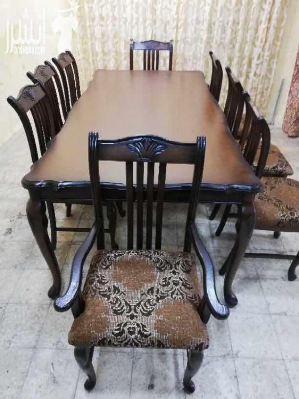 طاولة سفره ثمن كراسي خشب زان ولاتيه بحالة الوكالة ولا نكشه دهان جديد وتنجيد جديد يعني الطاولة وكاله والسعر لقطه لقطه لقطه 250دينار.. والله يبارك لصاحب النصيب للاستفسار..0790923578