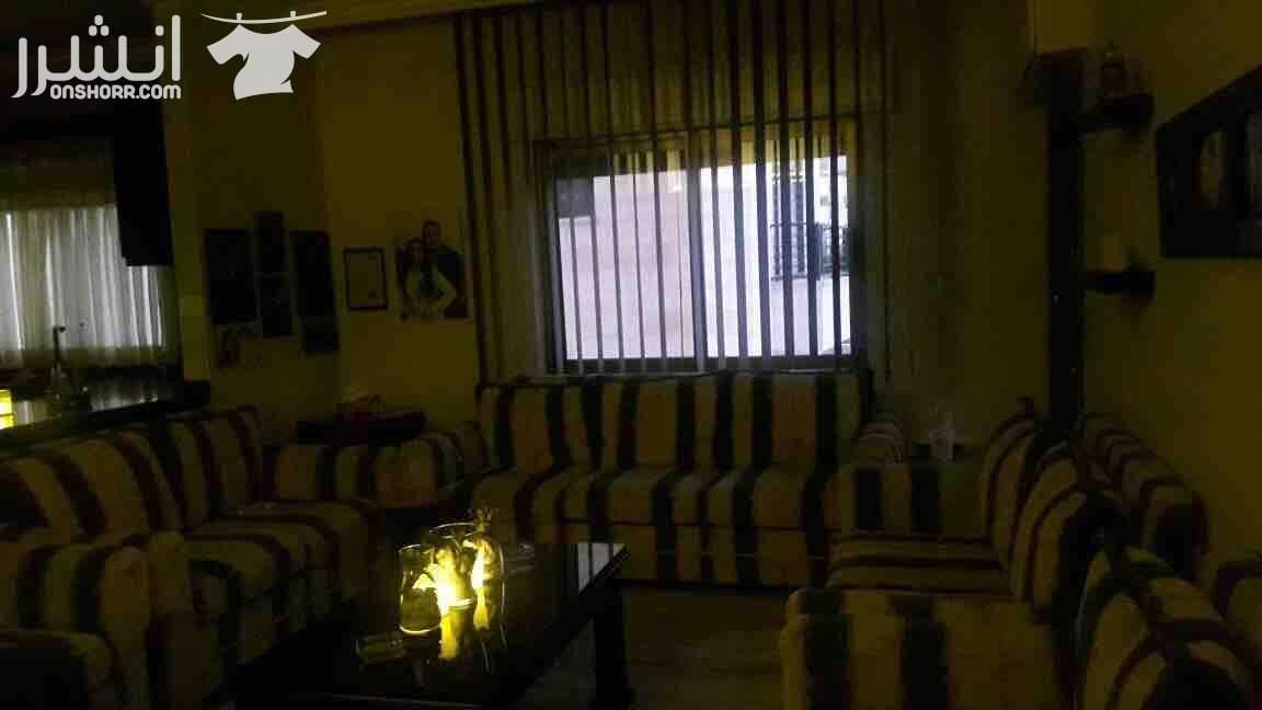 شقة للبيع في اجمل مناطق عمان ربوة عبدون بين عبدون و ضاحية الياسمين بناية جديدة و قريبة على الخدمات و منطقة هادئة و مطلة و قريبة على الخدمات .. عمر البناية سنة و نصف .. الشقة مكونة من 3 غرف نوم و غرفة...