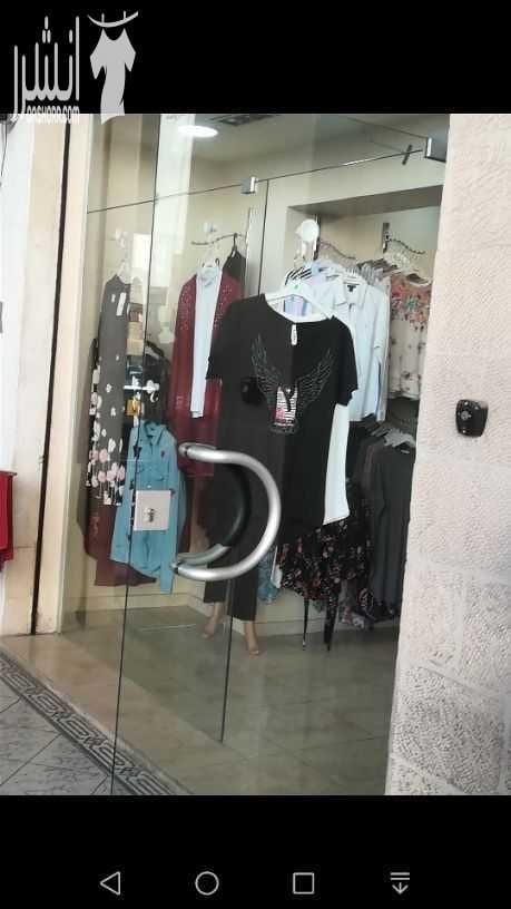محل تجاري يقع على شارع رئيسي يصلح لكافة الاعمال في ضاحية الرشيد طابق وسدة للاستفسار الرجاء الاتصال على 0795525806