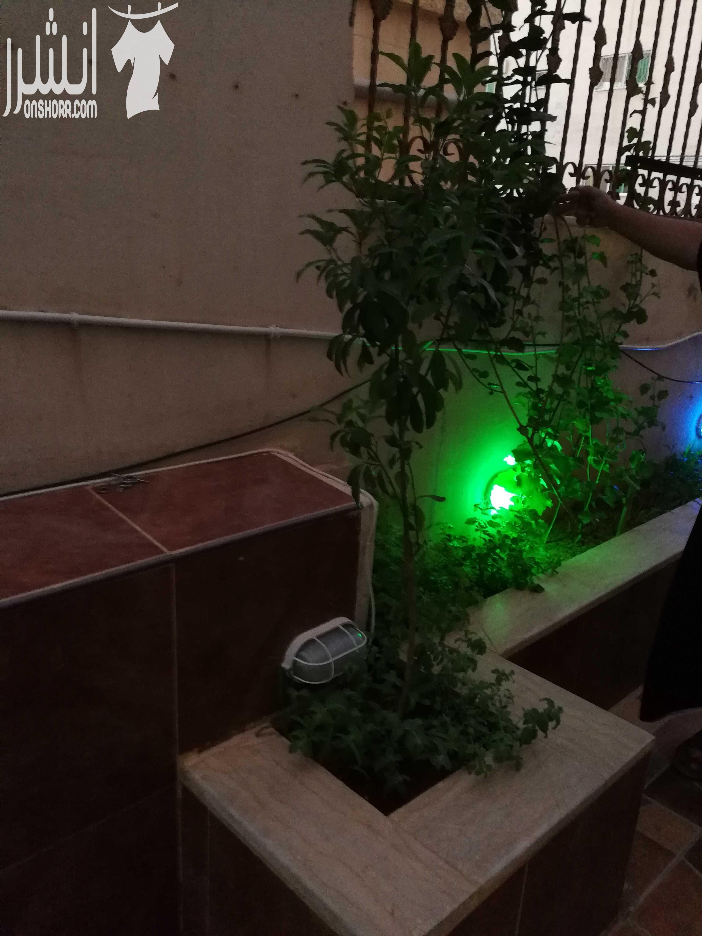 شقة بالزرقاء الجديدة جبل المغير اول فني مساحتها ١٥٠ متر مع حديقة مساحتها ٩٠ متر ٤غرف مع صالة و٣ حمامات ومطبخ راكب