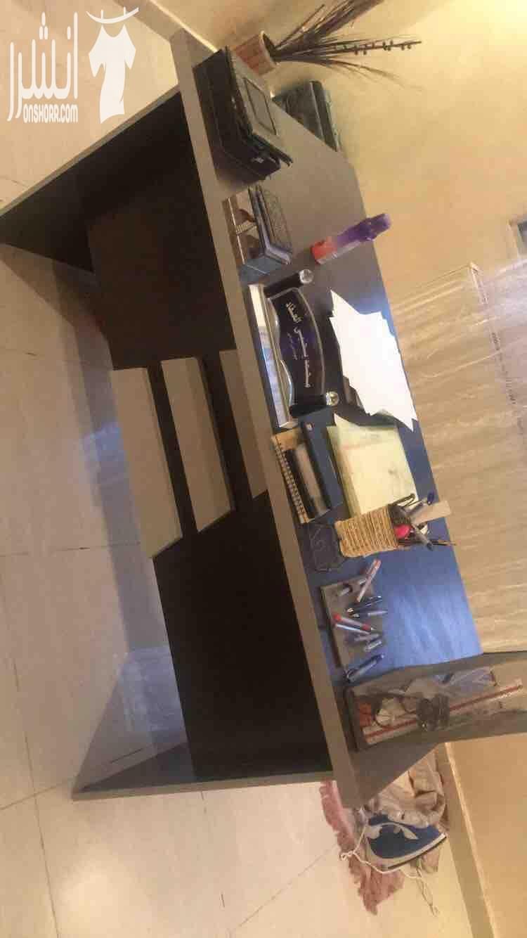 مكوى للبيع بسعر ١٥ دينار مكتب للبيع مع كرسين جلد كبير و كرسي عادي بحاله ممتازه بحاله الوكاله للبيع بسعر ٩٠ دينار سجاده لون احمر للبيع بسعر ١٥ دينار ضو الناموس بسعر ٥ دينار رفوف عدد ٩ للبيع بسعر ٥٠...