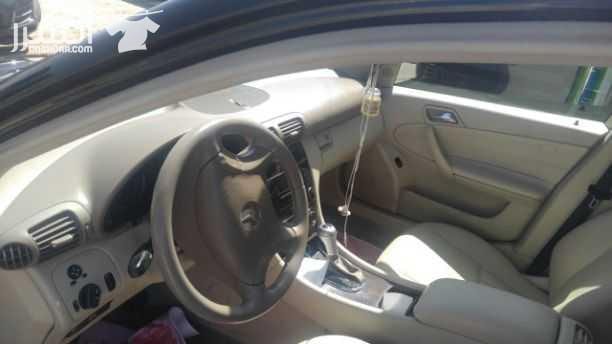 مرسيدس c200 موديل ٢٠٠٥ السيارة فل الفل لون اسود ٤ جيد ليست بحاجة لاي صيانة ..البيع بسبب السفر فقط ...للمعاينة وللجادين فقط الاتصال ٠٧٩٦٣٢٤٣١٨