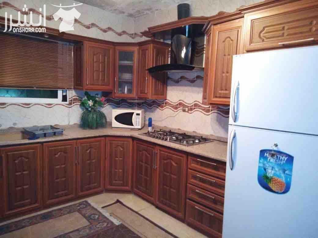 لقطه لقطه يـ✌ـا بلاش بيت مستقل مكون من ثلاث طوابق لطابق الاول ثلاث غرف وصالون ومطبخ راكب جديد ومعيشه وثلاث حمامات الطابق الثاني مكونين ثلاث غرف وصاله ومطبخ وحمام والطابق الثالث واقف على التشطيب ومزر...