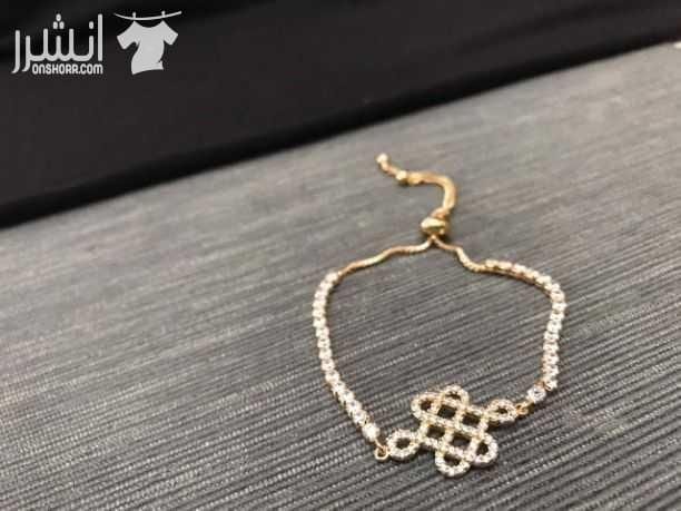 مجموعة من الاقراط والسناسيل والأساور المميزه مطليه عيار ١٨ وروديوم ومزين بحجاره الزيركون كفالة 3 سنوات ابتداءا من سعر 5 دنانير جميع
كل القطع عند المعاينة تبين فخامتها وجودتها