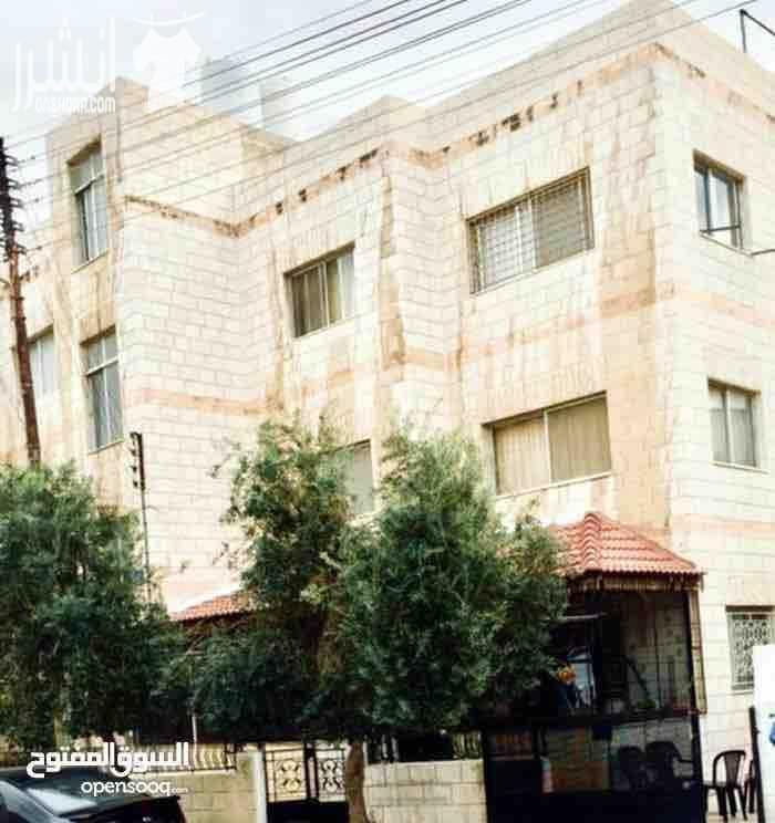 عمارة بماركا الشماليه للبيع الموقع : ماركا الشمالية، شارع ابراهيم الضمور ، رقم المبنى (28) ، مقابل مدرسه هند بنت امي لمعرفه التفاصيل الاتصال على الرقم : 0797290530 تتكون من ثلاثه طوابق طابق ارضي...