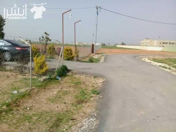 بيت للبيع في منطقة مفرق شبه فيلا على ثلاث دنم الارض بناء بيت اربع واجهات حجر مكون بناء البيت نظام فرنسي مسطح البيت(٢٥٠)متر ٠٧٩٥٠٠٦٨٣٥ أبو مراد