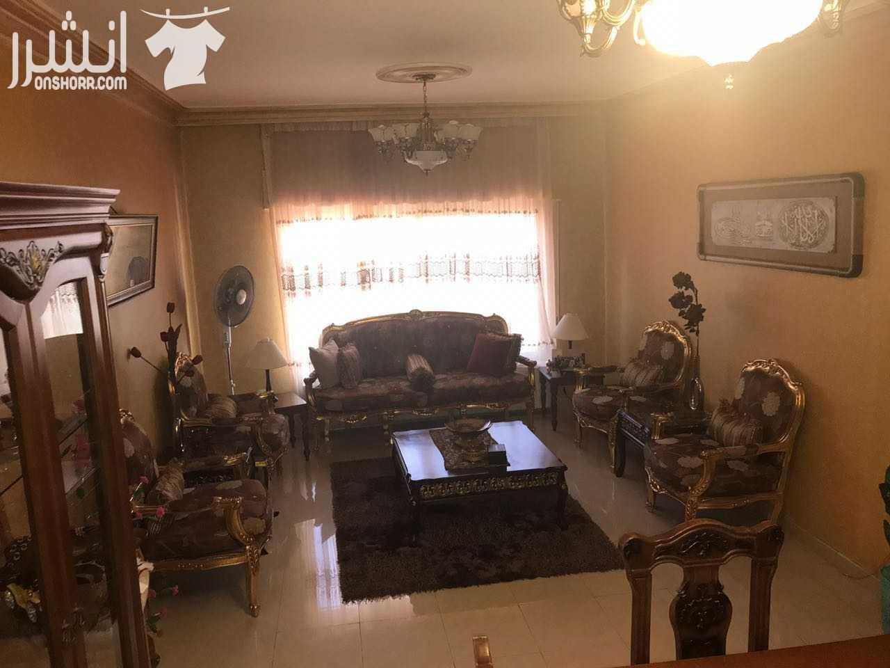 شقه في ضاحية الرشيد بجانب مدارس تقارب والكليه العلميه الاسلاميه طابق ثاني مساحتها 148م ثلاث غرف نوم واحده ماستر وثلاث حمامات المطبخ من المثالي شارع مكه مكفول وسخان فوري لكل حمام وجيزر كهربا للبيت كام...