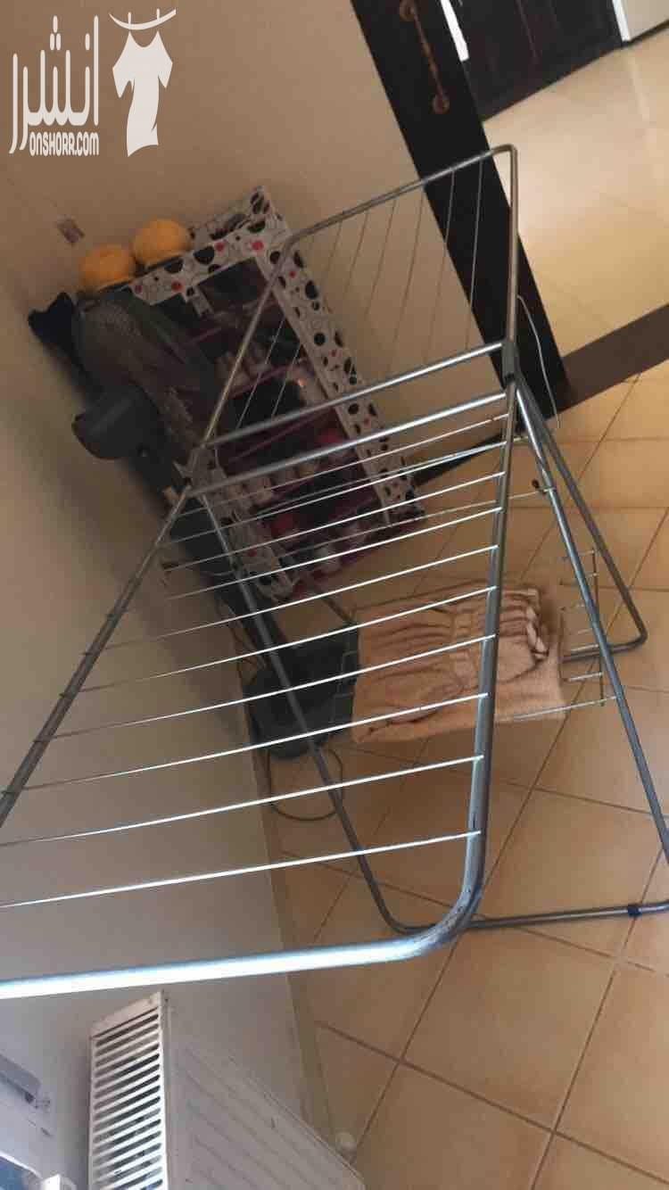 مكوى للبيع بسعر ١٥ دينار مكتب للبيع مع كرسين جلد كبير و كرسي عادي بحاله ممتازه بحاله الوكاله للبيع بسعر ٩٠ دينار سجاده لون احمر للبيع بسعر ١٥ دينار ضو الناموس بسعر ٥ دينار رفوف عدد ٩ للبيع بسعر ٥٠...