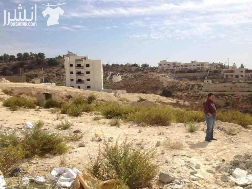 قطعة ارض في مرج الحمام البحاث حوض المشبك مساحتها 500م مطله على قصر الامير محمد منطقة سكنية هادئه ارض مستوية و مربعة سكن ج للاستفسار نبيل ساري:0795699646