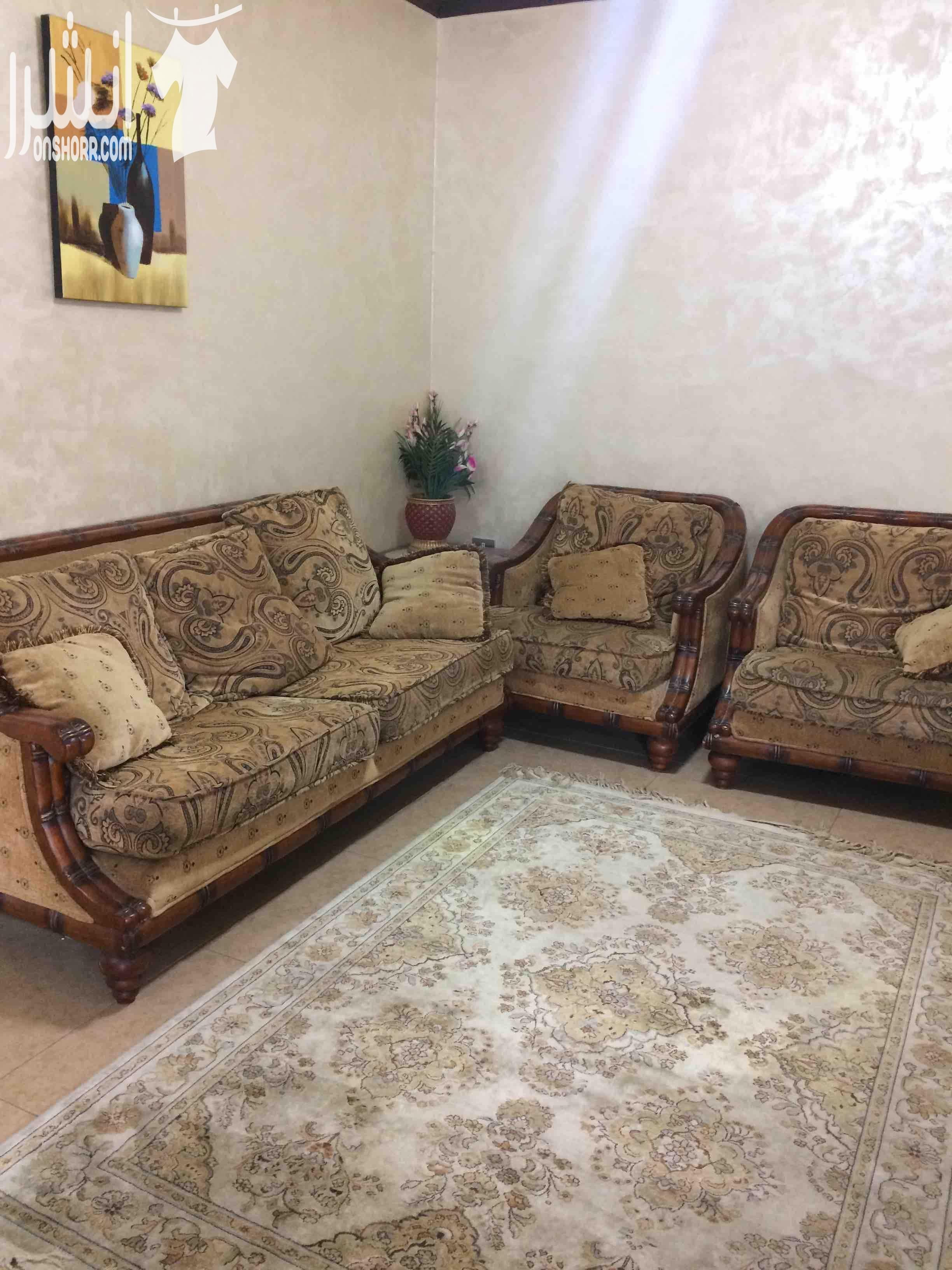 يوجد شقه مفروشة للايجار بجانب دائرة قاضي القضاة شارع الجاردنز ٣ غرف نوم وصاله وصالون ومطبخ وحمامين للاستفسار الاتصال على ٠٧٩٥٤٩٣٧٤٠