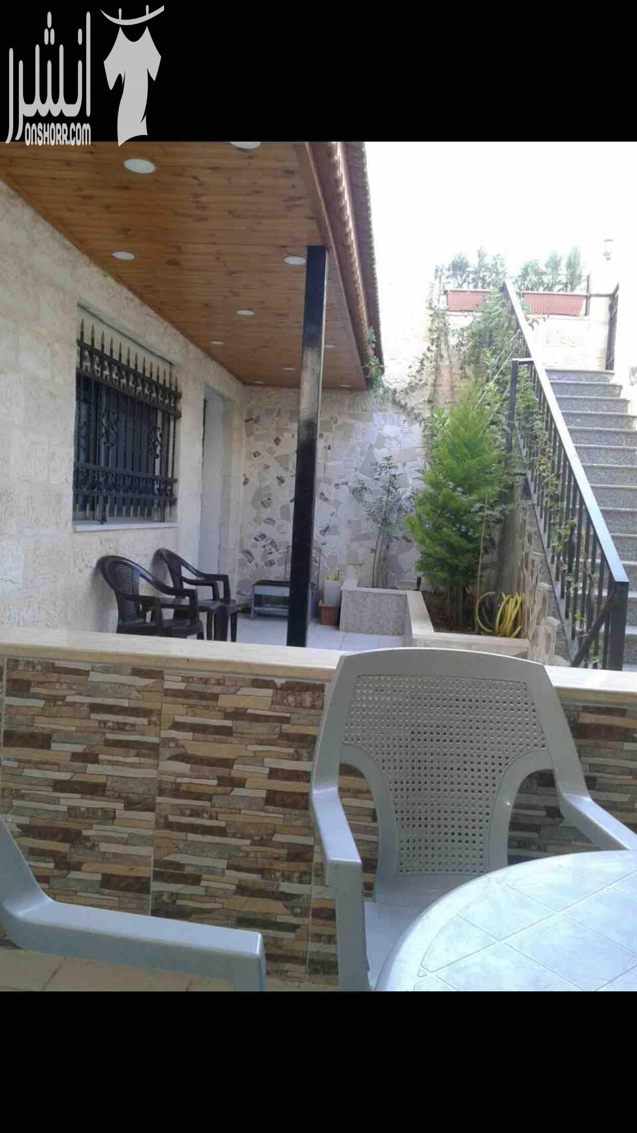 شقة شبه ارضي تسوية مشمسة بضاحية الرشيد حي الكلية الاسلامية نزول الجاذبية المساحة ١٧٢ م مربع مع تراس امامي بمساحة ٥٠ متر مربع مصعد مستودع غرفة غسيل كراج مدخلين مدخل خاص ومدخل من العمارة عمر البناء ٤ سن...