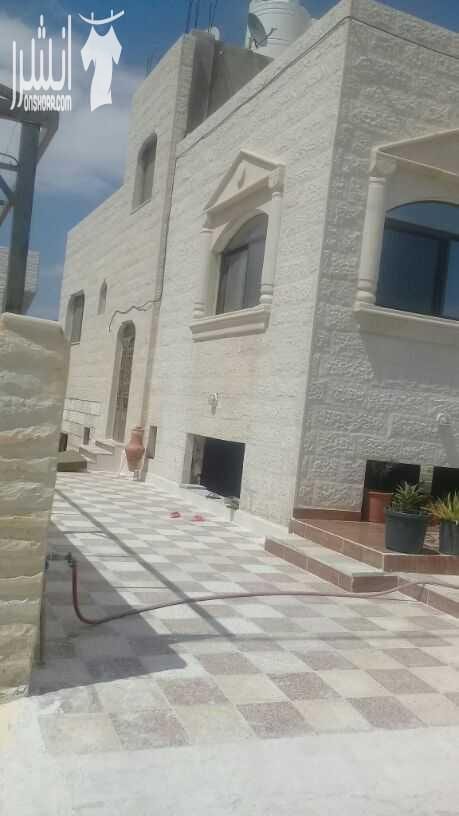 بيت مستقل في الخرشا عين الباشا ٤غرف ٣ حمامات صاله صالون غرفه سفره تسع ١٠ اشخاص كراج دخل البيت يسع مركبتان بيت طابقين بلكونه حديقه خلف البيت مباشراا غير قابل للتفاوض وشكرااا